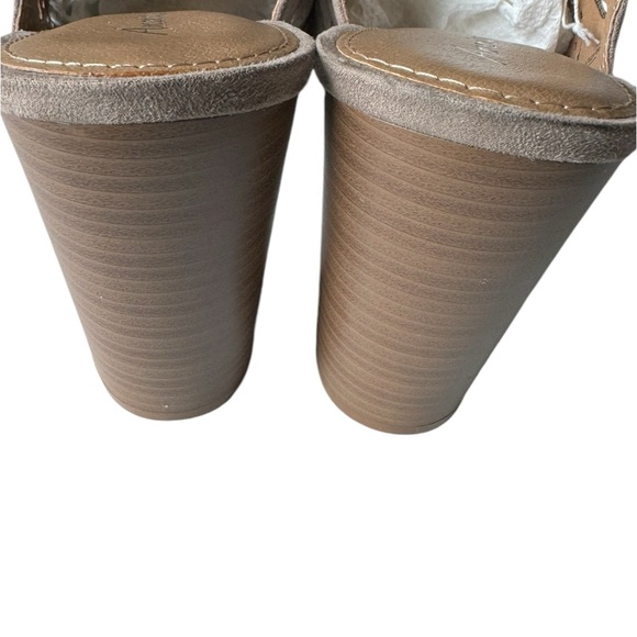 Retro American Eagle Outfitters Gray Leather Slip On Peeptoe Chunky Heels NWT 11 - Picture 3 of 9